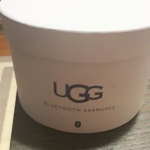 UGG Bluetooth earmuffs